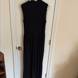 Women’s Pretty garden Black mock neck sleeveless jumper L